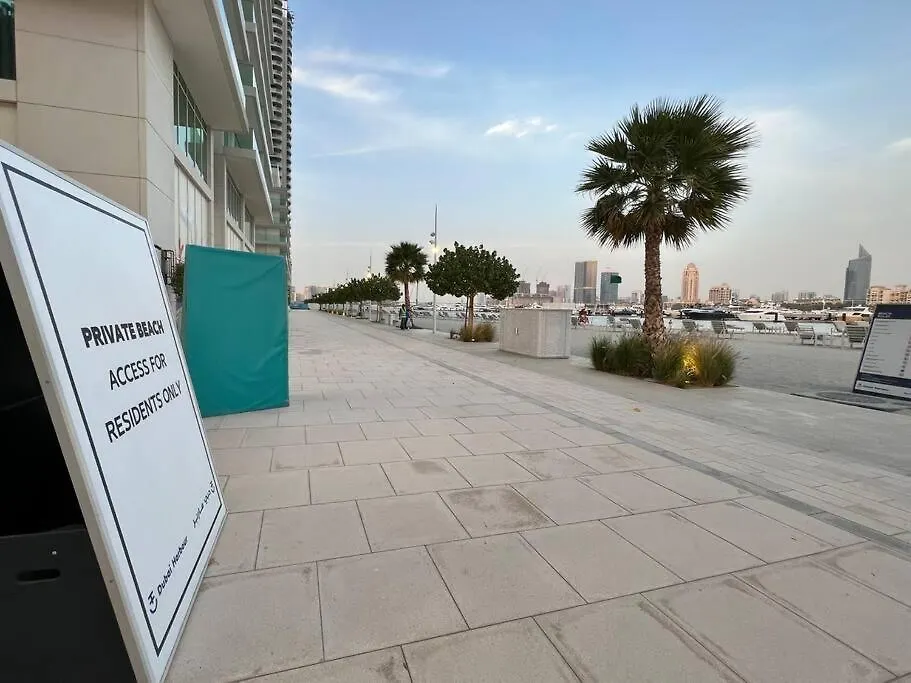 Apartment First Class 1Br Stunning Marina & Palm View Dubai