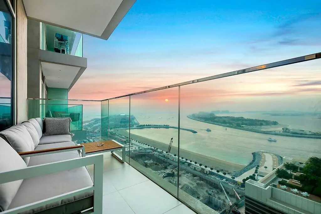 Apartment First Class 1Br Stunning Marina & Palm View Dubai