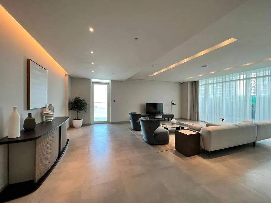 First Class 1Br Stunning Marina & Palm View Dubai