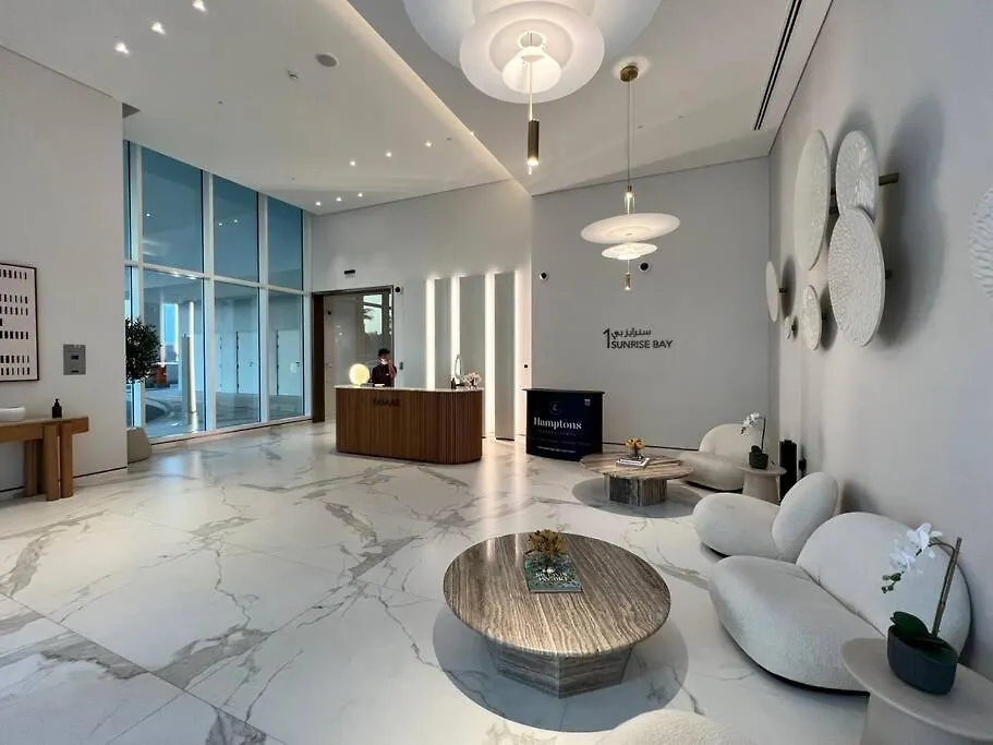 First Class 1Br Stunning Marina & Palm View Dubai United Arab Emirates