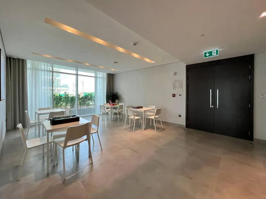 First Class 1Br Stunning Marina & Palm View Dubai Apartment