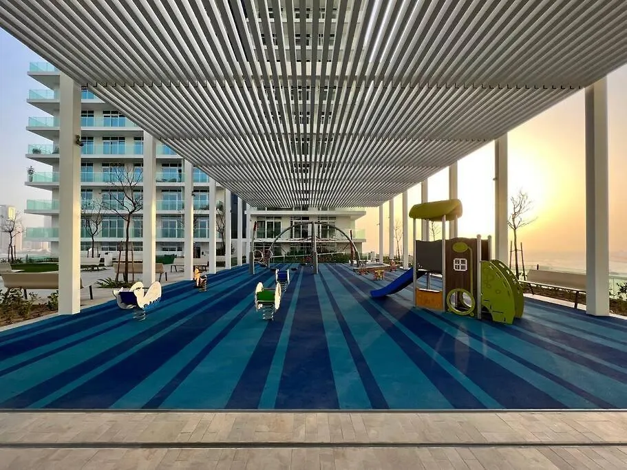Apartment First Class 1Br Stunning Marina & Palm View Dubai