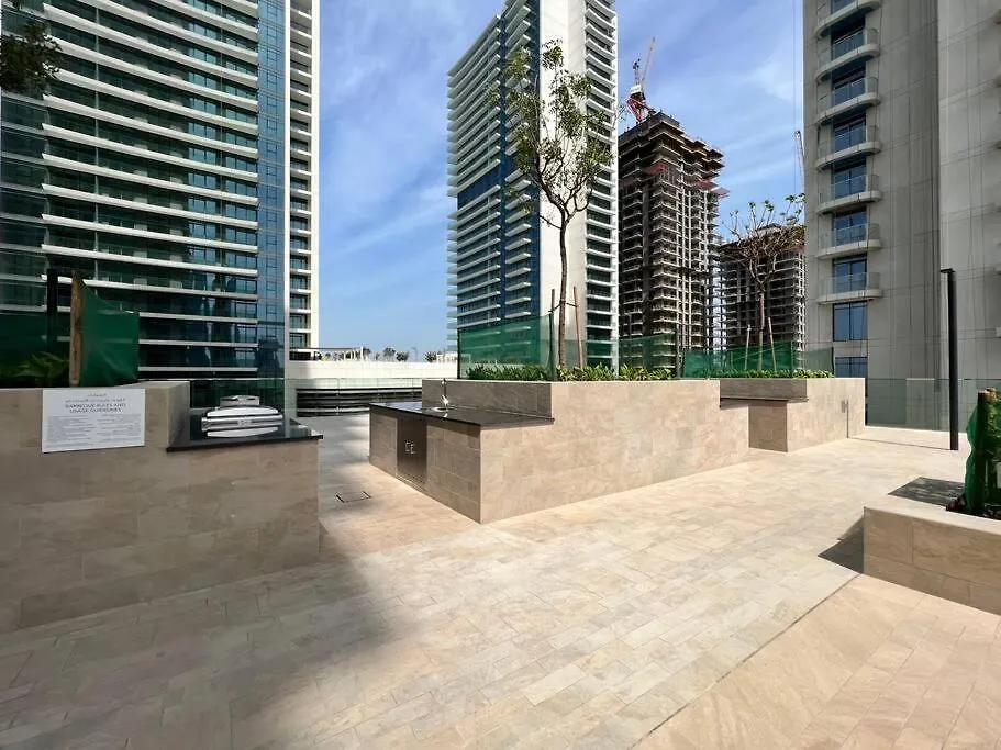 First Class 1Br Stunning Marina & Palm View Dubai